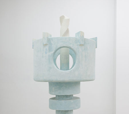 Atelier Van Lieshout, "Grote gaten zaag", 2014, résine acrylique, mousse polyurethane, polystyrène, 173 x 75 x 75 cm