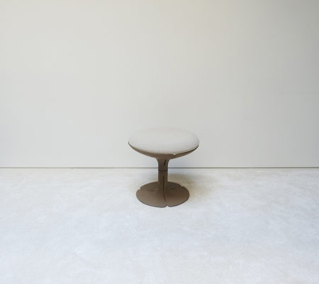 pierre_paulin_tabouret_beige