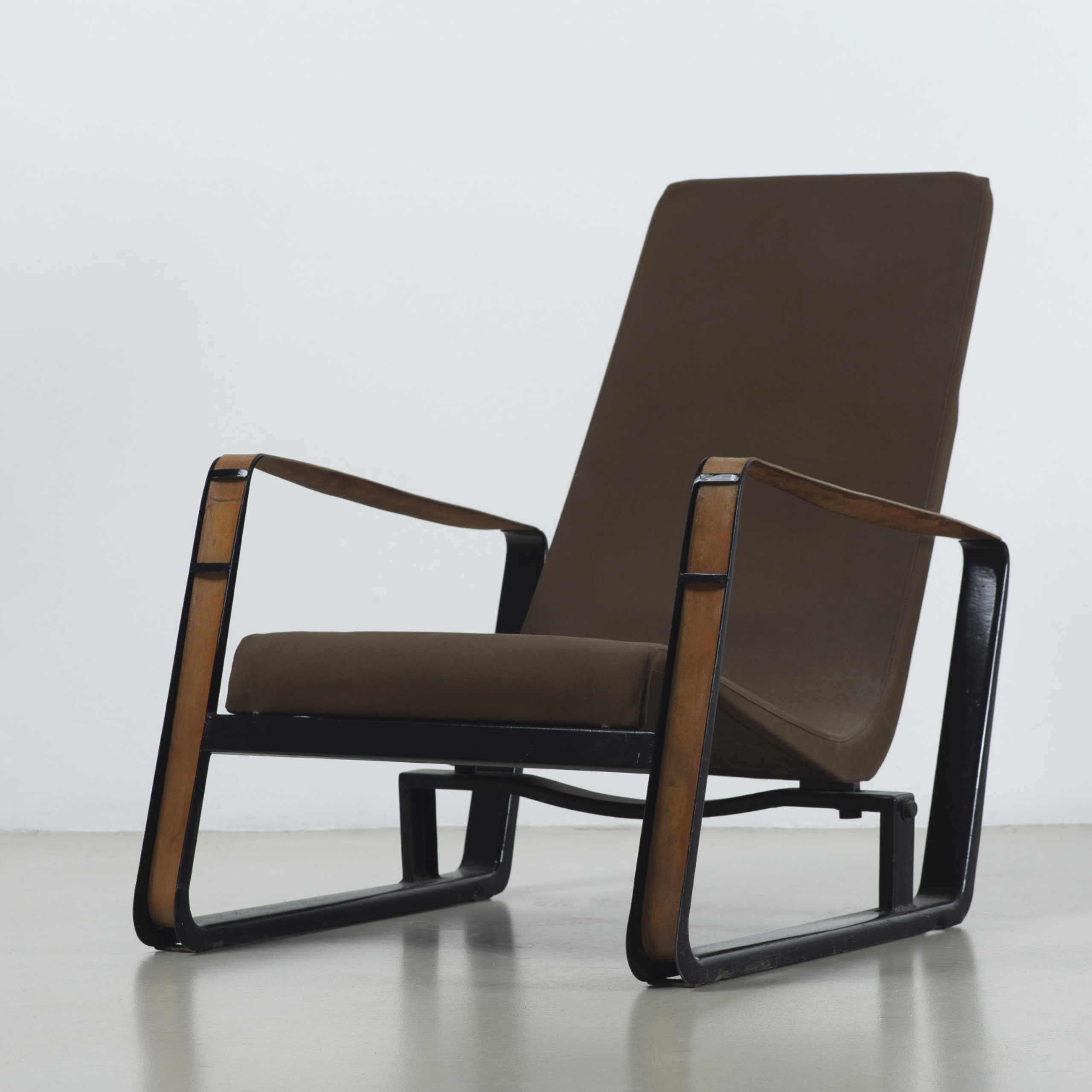 JEAN PROUVÉ CONCEPTEUR-CONSTRUCTEUR Jean Prouvé - Metropole Aluminium House - (1949) | METALOCUS