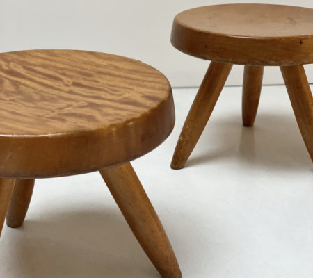 charlotte_perriand_tabourets_bas_02_cropped
