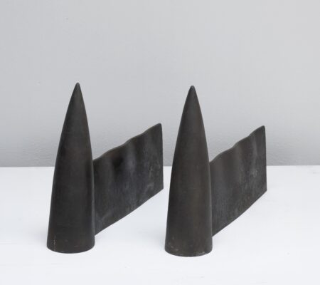 philippe_starck_chenets_tito_lucifer_©fabrice_gousset_jousse_entreprise_02_bd